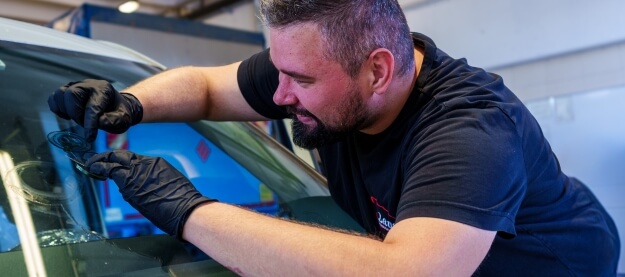 Popravak pukotina kao dio usluge autostakala