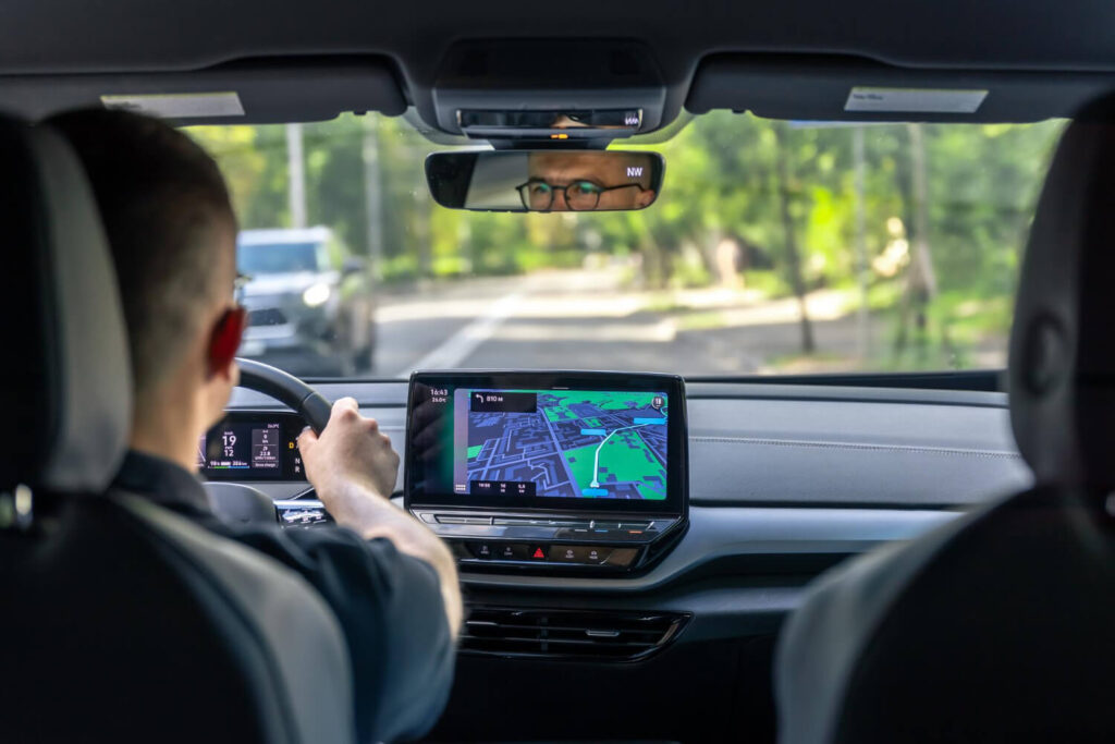 ADAS kamera na vjetrobranskom staklu - važnost kompatibilnosti stakla sa senzorima